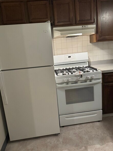 Fridge and Stove - 17 Sunshine Dr