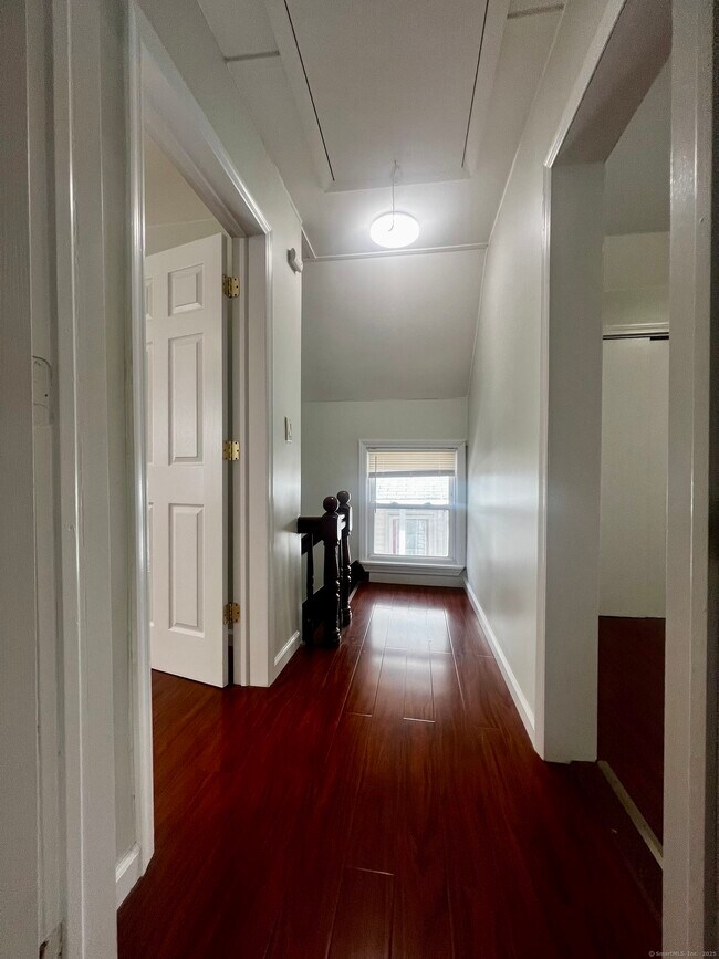 Building Photo - 159 Mt Pleasant St
