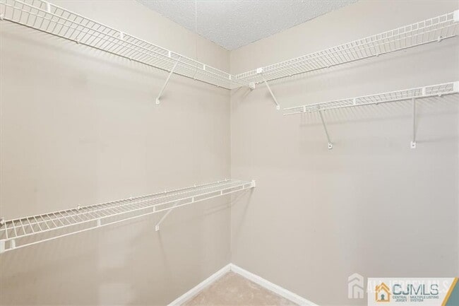 Building Photo - 834 Edpas Rd