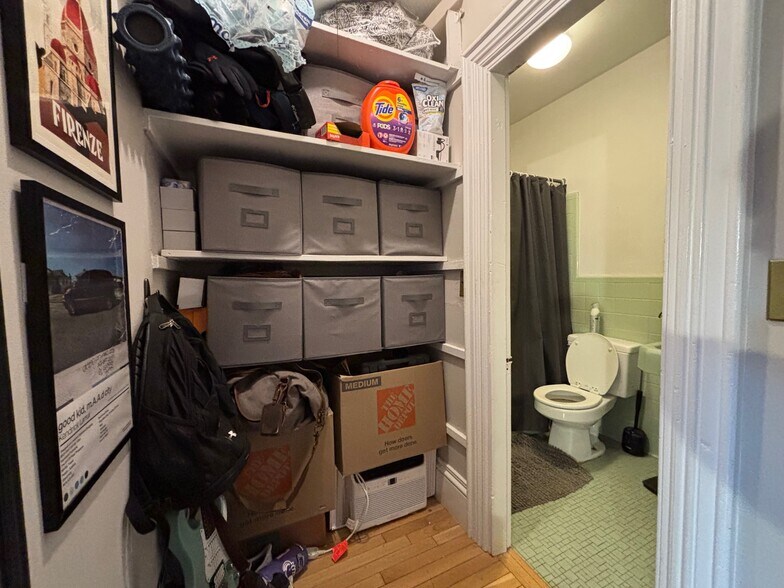 Building Photo - 82 Charles St