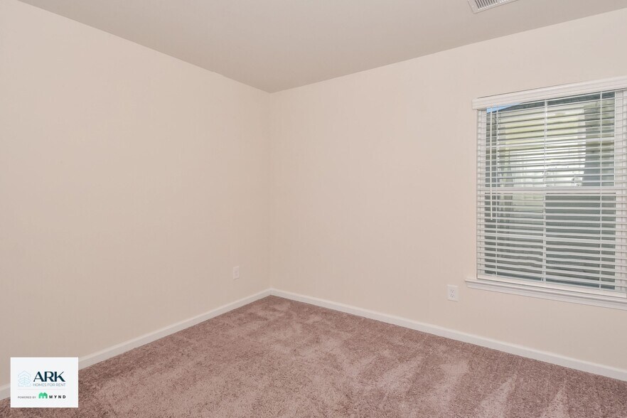 Building Photo - 307 Longstone Ct