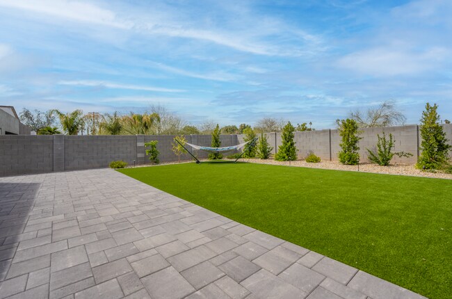 Building Photo - Beautiful modern contemporary home