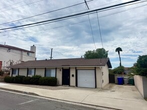Building Photo - 3 Bedroom 2 Bath with Garage!