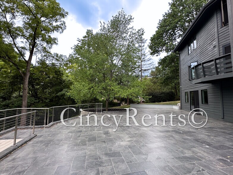 Building Photo - 7716 Creekwood Ln