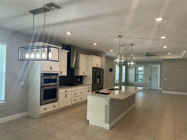 Building Photo - 6940 Bridgman St