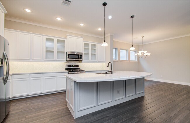 Building Photo - 18150 Moonlit River Dr