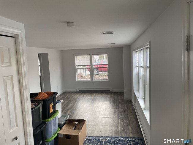 Building Photo - 377 Horse Pond Rd