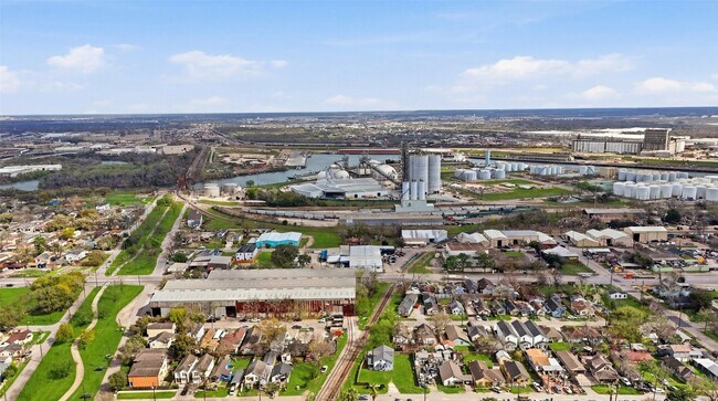 Building Photo - 7301 Avenue K Ave