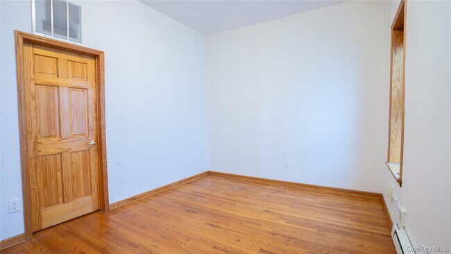 Building Photo - 46 N Village Ave