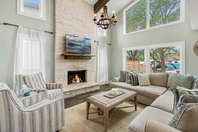 Building Photo - 3203 Poe Dr