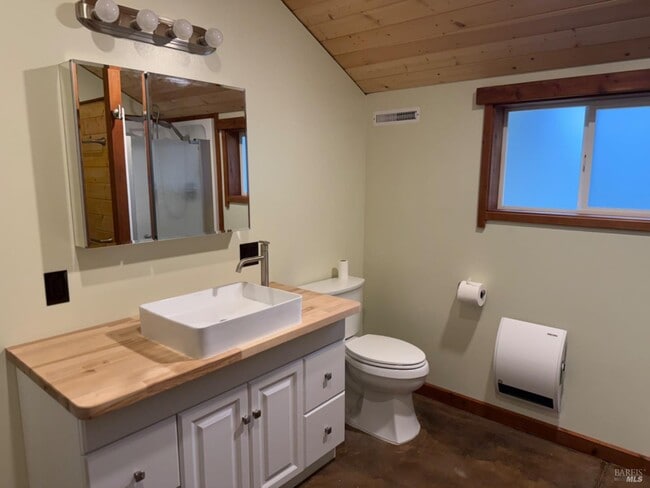 Building Photo - 39143 S Hwy 1