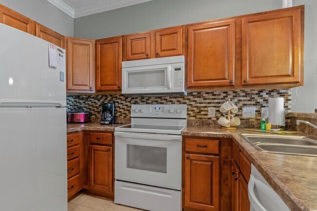 Building Photo - 480 River Oaks Dr