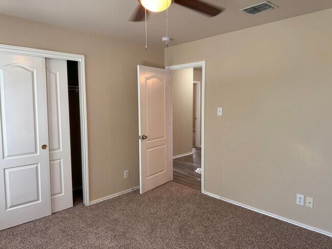 Building Photo - 9061 Clearwood Pth