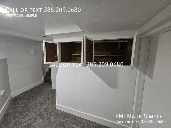 Building Photo - 512 Hawthorne Ave S