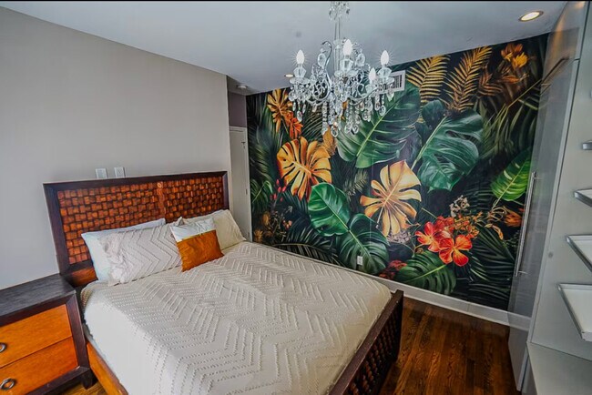 Building Photo - 200 NE 16th Ave