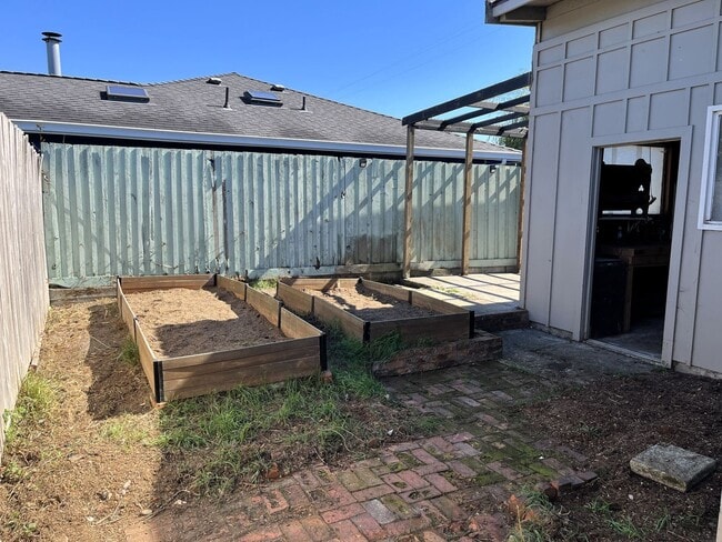 Building Photo - Large Dog-Friendly Myrtletown Home Located On A Large Corner Lot!