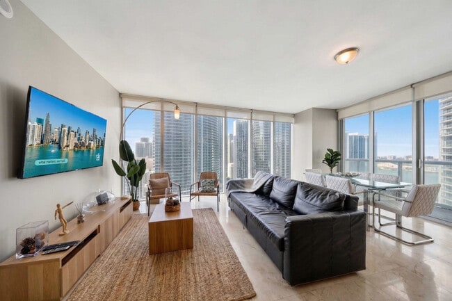Building Photo - 485 Brickell Ave