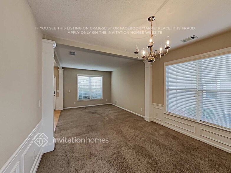 Building Photo - 172 Wallnut Hall Cir