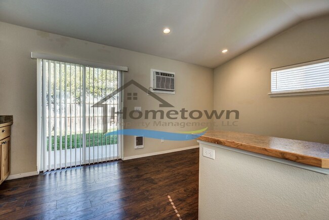 Building Photo - Beautiful 1 Bed 1 Bath Cottage Centrally L...