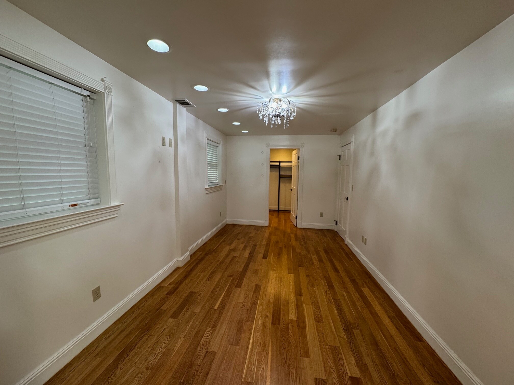 Building Photo - 2112 Santa Clara Ave