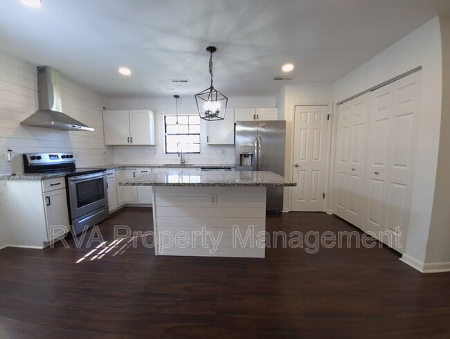 Building Photo - 1409 Gambrel Dr