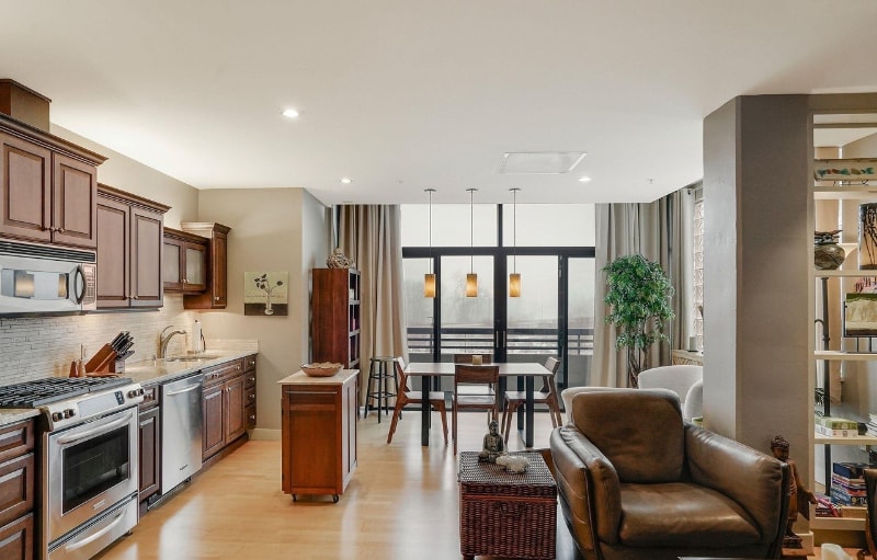 Building Photo - 136 SW Washington Ave