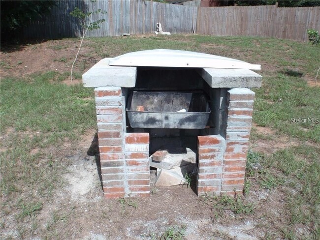 Building Photo - 17236 3rd St