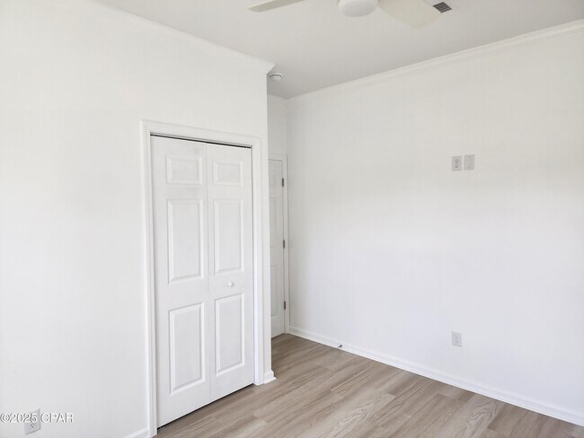 Building Photo - 300 Penny Ct