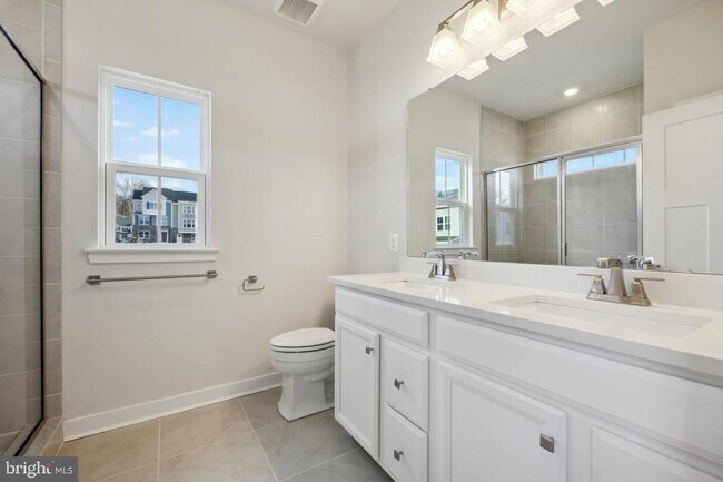 Building Photo - 223 Avalon Dr