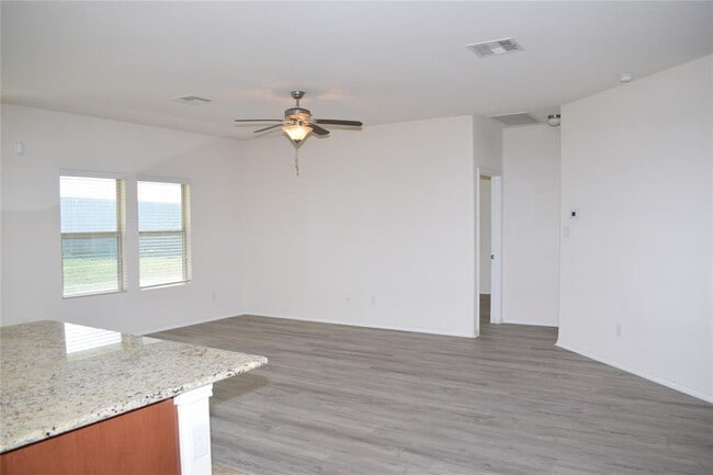 Building Photo - 2021 Pitkin Dr