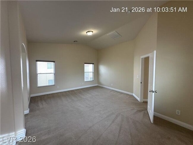 Building Photo - WONDERFUL NW HOME LOCATED IN THE ELKHORN RANCH COMMUNITY!!