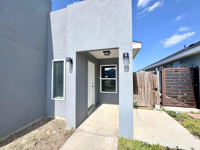 Building Photo - 515 Graneros Ave
