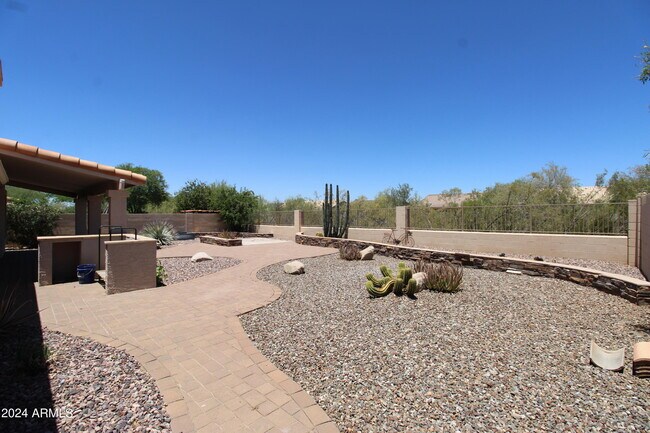 Building Photo - 4052 E Palo Brea Ln