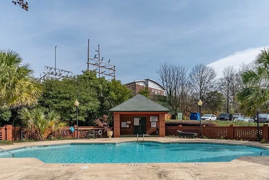 Pool Area - 900 Taylor St