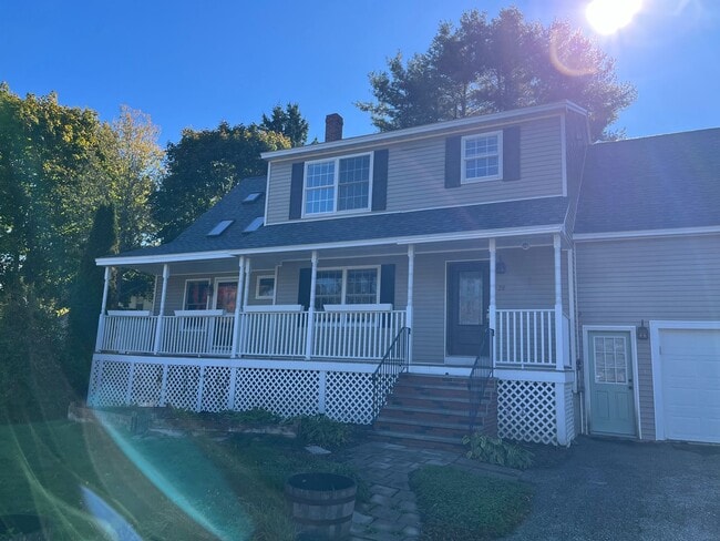 Building Photo - Rare Find Single Family Home in South Port...