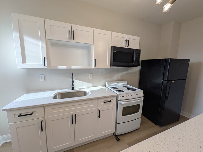Building Photo - 434 N 52nd St