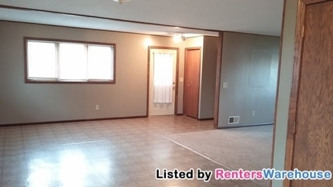 Building Photo - 207 N 6th St