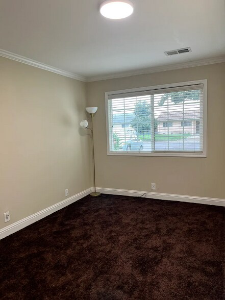 Building Photo - 6522 Maywood Ln