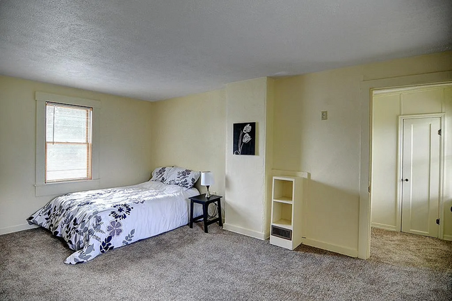 Building Photo - Renovated Farmhouse on Over 2 Acres – Waynesville Schools