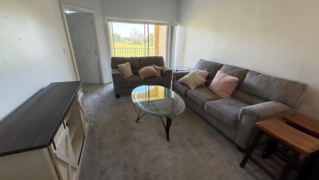 Building Photo - 2060 Greenview Shores Blvd