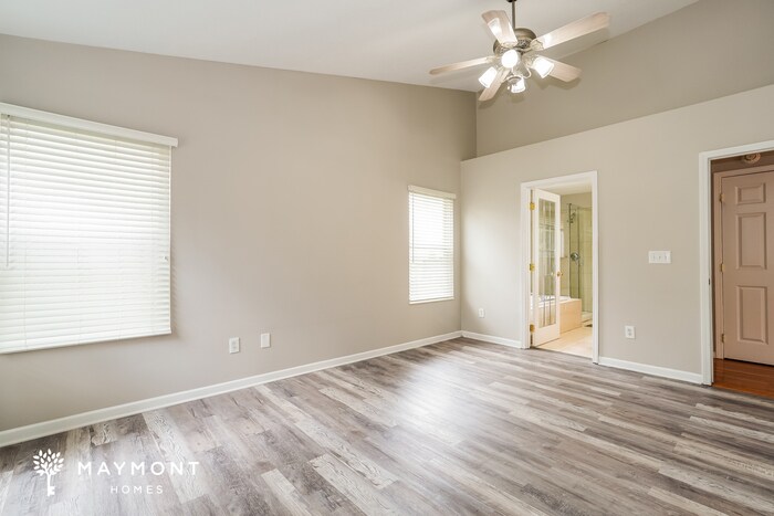 Building Photo - 12896 Pacer Dr