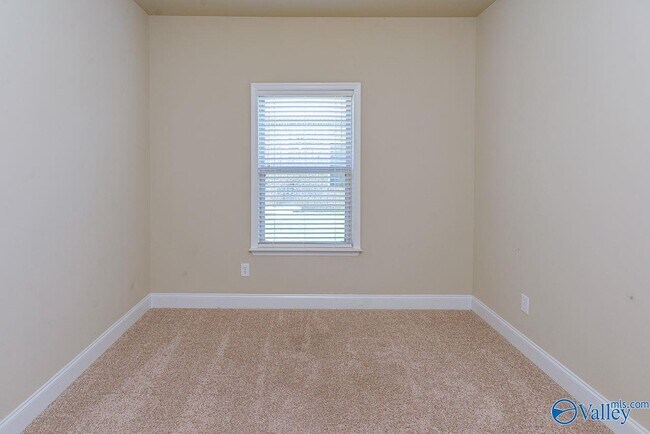 Building Photo - 3031 Greenway Cir SE