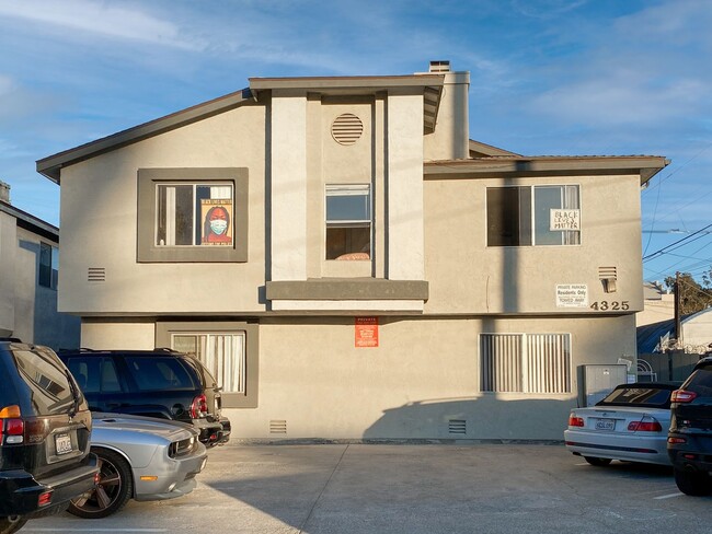 Interior Photo - 4325 Texas St