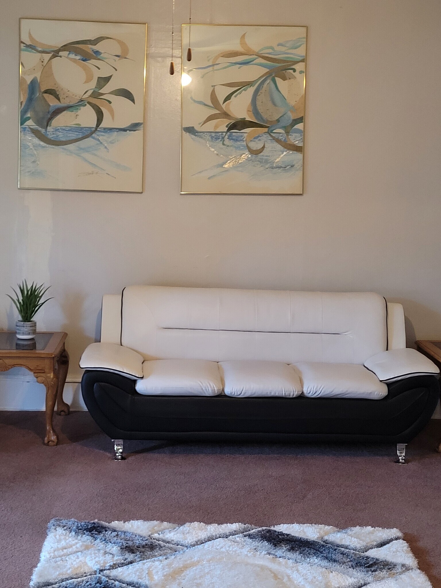 Living room with sofa - 2763 Vineville Ave