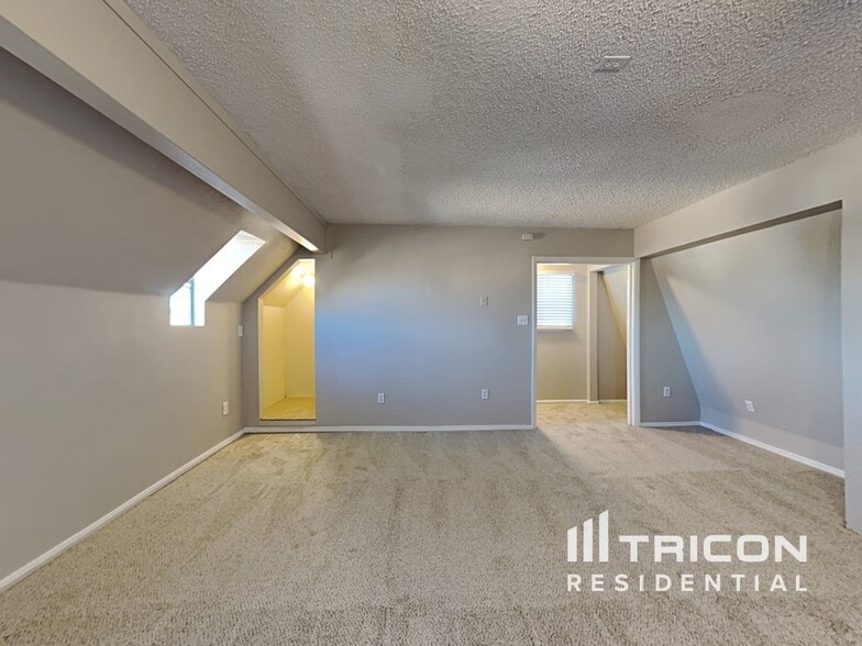 Building Photo - 4832 N 87th Ln
