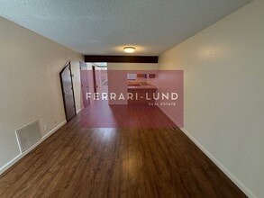 Building Photo - 2 Bed / 1.5 Bath Townhome – Central Sparks Near Baring Blvd - Kay DeAlba Property!!