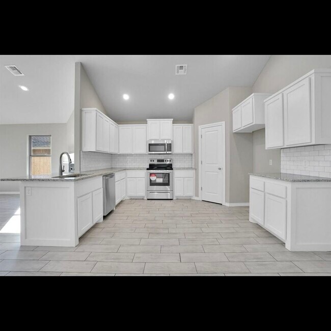Building Photo - 2043 SW 45th St