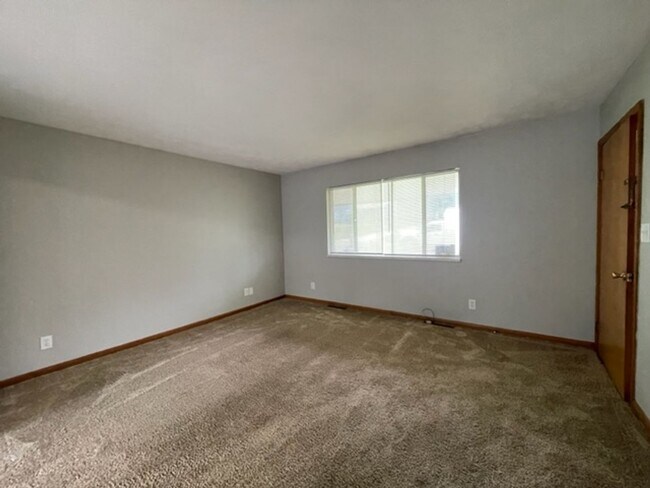 Building Photo - m1081