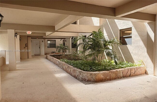 Building Photo - 511 Ives Dairy Rd