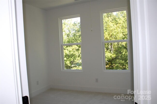 Building Photo - 1340 Hamilton St